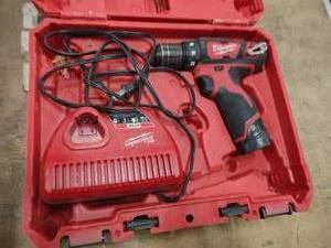 lot 520 image: Milwaukee 38 12 Volt Cordless Dri...