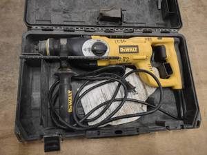 lot 525 image: Dewalt 25213 Three Mode SDS Hammer ...