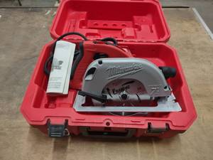 lot 527 image: Milwaukee Tilt-Lok Adjustable Handl...