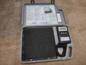 lot 556 image: SPX TIF 9010 Slimline Electronic Sc...