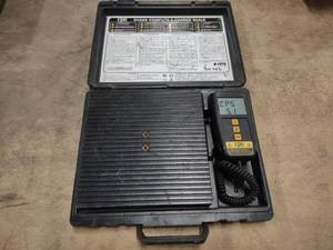 lot 564 image: CPS CC220 Compute-A-Charge Scale...