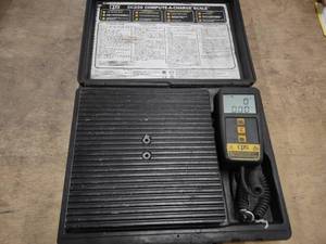 lot 565 image: CPS CC220 Compute-A-Charge Scale...