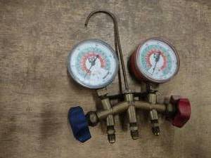 lot 569 image: JB Test & Charging Manifold...