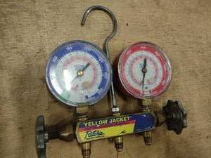 lot 571 image: Yellow Jacket Test & Charging Manif...