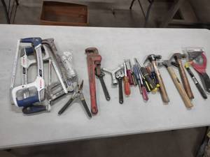 lot 595 image: Assorted Tools...