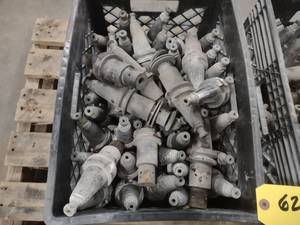 lot 627 image: Assorted Cat 40 Toolholders in (2) ...