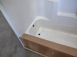 lot 643 image: Aquatic Bathtub