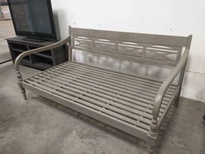 lot 5 image: Very nice wooden day bed, nice neutral grey color