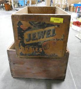 lot 32 image: 2 wooden crates