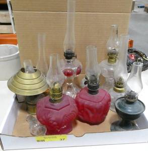 lot 37 image: Group of 9 smaller hurricane lamps