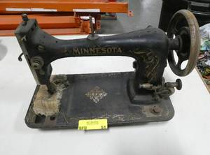 lot 51 image: Vintage Minnesota sewing machine