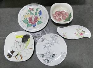 lot 69 image: 5 different Red Wing pottery plates