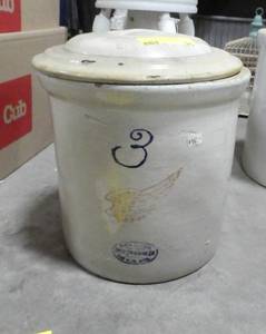 lot 95 image: 3 gallon Red Wing crock - a few light cracks in the cover, I dont believe the one on the bottom is a crack, only a mark