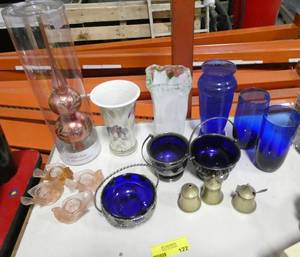 lot 122 image: Blue condiment glassware, vases, tree ornament, candle holders, art glass vase