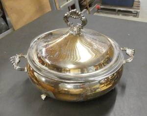 lot 178 image: Vintage silver plated chafing dish