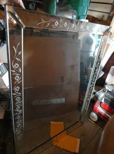 lot 173 image: Beautiful Large mirror 36x48 from the 1940s