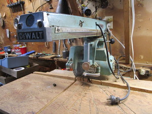 DeWalt radial arm saw, Model 203221...