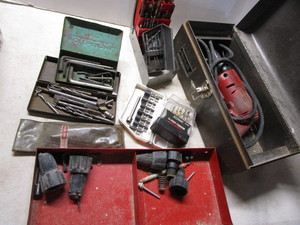 Milwaukee screw gun, drill bits & d...