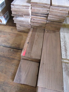 Lumber Walnut 2-4ft, 14x5, appr...