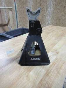 lot 372 image: Husky 3-Ton Jack Stand (Only 1 stand) Model # HPL4124-HUSKY