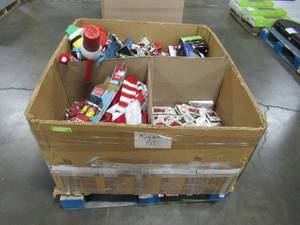 lot 501 image: WHOLESALE MIXED PALLET OF MISCELLANEOUS CHRISTMAS LIGHTS & DECORATIONS