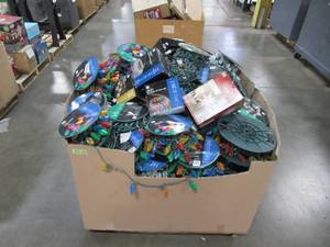 lot 503 image: WHOLESALE MIXED PALLET OF MISCELLANEOUS CHRISTMAS LIGHTS & DECORATIONS