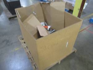 lot 395 image: WHOLESALE MIXED PALLET OF MISCELLANEOUS COMPUTERS AND COMPUTER PARTS