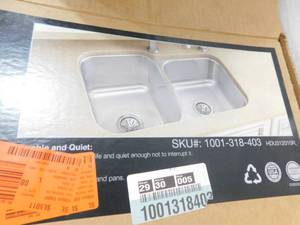 Elkay Avenue Undermount Stainless Steel 32 in. Offset Double Bowl Kitchen Sink
