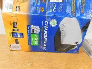 Chamberlain 0.5-HP myQ Smart Chain Drive Garage Door Opener with MyQ and Wi-Fi Compatibility