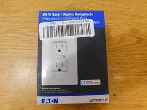 Eaton Wi-Fi Smart 15-Amp Tamper Resistant ResidentialCommercial Decorator Smart Outlet, White