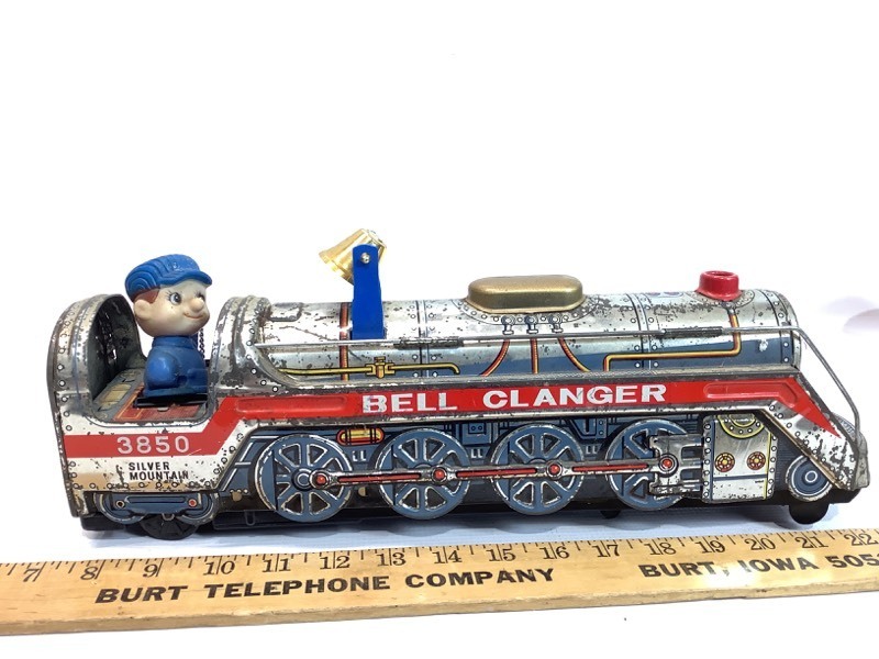 lot I054 image: Vintage Toys