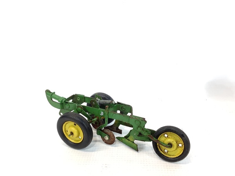 lot I008 image: Vintage Farm Toys