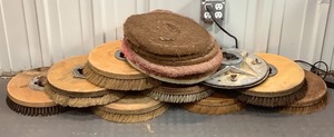 lot A028 image: Floor Polishing Wheels