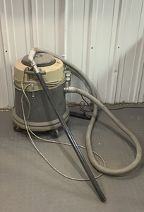 lot F139 image: Electrolux Vacuum