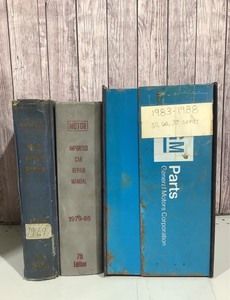 lot D041 image: Vintage Automotive Books
