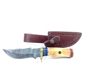 lot G045 image: Damascus Steel Hunting Knife