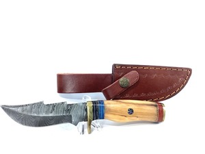 lot G046 image: Damascus Steel Hunting Knife