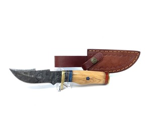 lot G047 image: Damascus Steel Hunting Knife