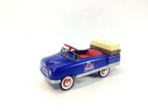 lot G055 image: Diecast Model Car