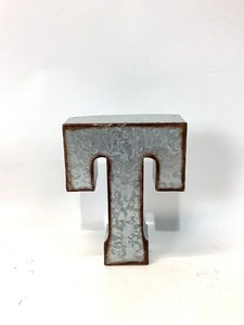 lot F120 image: Letter Decoration