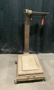lot H004 image: Antique Platform Scale