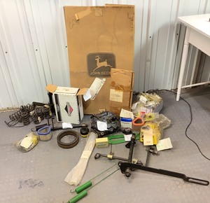lot A174 image: John Deere, Briggs Stratton, Etc Miscellaneous Parts