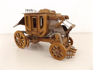 VERY COOL Wood Stagecoach Model wWorking Articulated Breaks