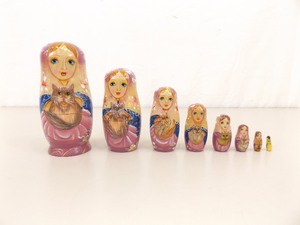 Vintage Hand Painted 6 Russian Matryoshka 8 Figure Nesting Doll