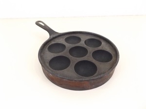 Antique Griswold #962 Cast iron Aebleskiver Pan