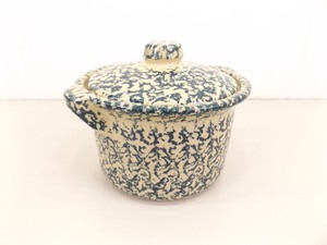 Vintage Roseville Pottery 2 Qt Spongeware Covered Pot