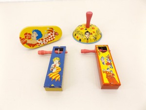 4 Antique 1928 Kirchoff Tin Litho Wood Handled Noise Makers