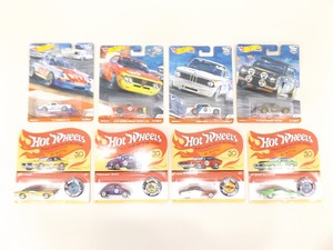 2 MINT 2018 Hot Wheels 4 out of 5 Car Sets