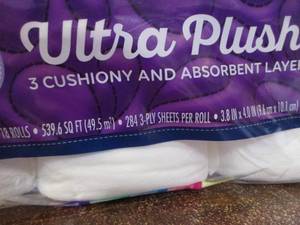 lot 12 image: Quilted Northern Ultra Plush
