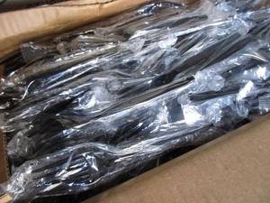 lot 184 image: Plastic Forks